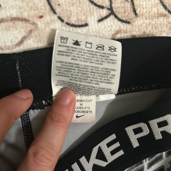 Women's Nike Pro Dri-Fit Black, White Crop Leggings Size Medium - Picture 6 of 10